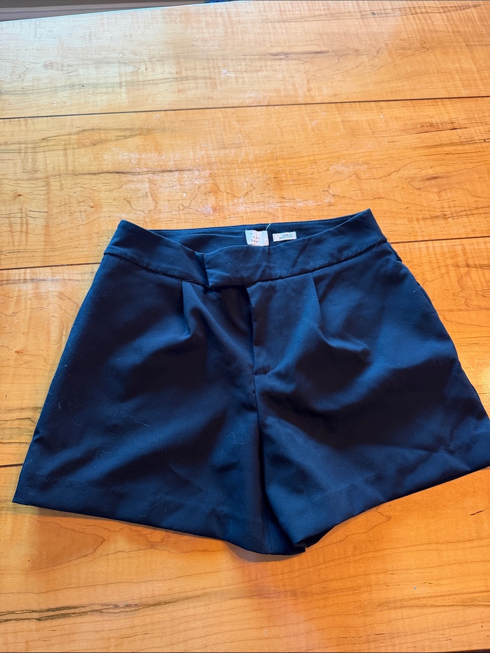 A New Day black dress shorts size 6